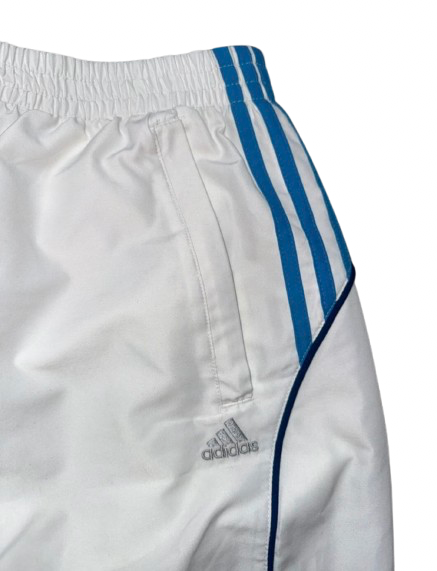 Adidas Trackpants Weiß mit blauen Streifen – Vintage Style (M)